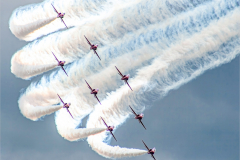 01-Red-Arrows-smoke-on